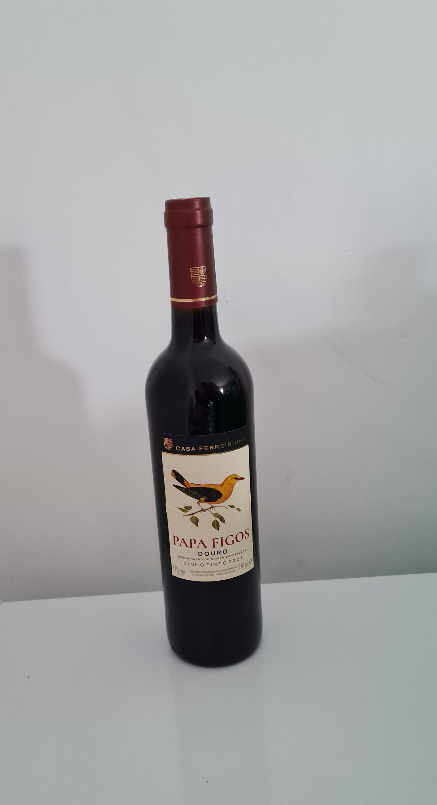 Papa figos 750ml - L&B Douro Elegance in every glass Portuguese red wine-produced in the Douro Valley.Ruby colour,red fruits,slightly spicy. Perfect with roasted meats ,portuguese sausage dishes, mature cheeses and hearty vegetarian meals Wine 10.2 Papa figos 750ml #