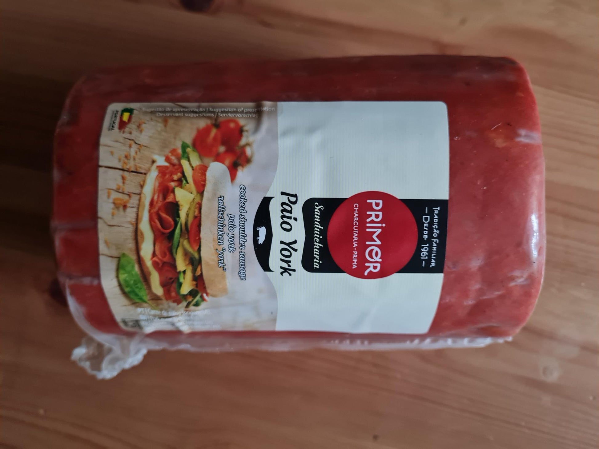 Paio York sliced 250g - L&B Lean,Tender and ready to serve Looking for something light, delicious, and easy?Paio York is a mildly seasoned, lean ham cooked and sliced thin for ultimate convenience and flavor.Perfect for everyday meals,sandwiches,wraps or quick snacks Paio 4.25 Paio York sliced 250g   #